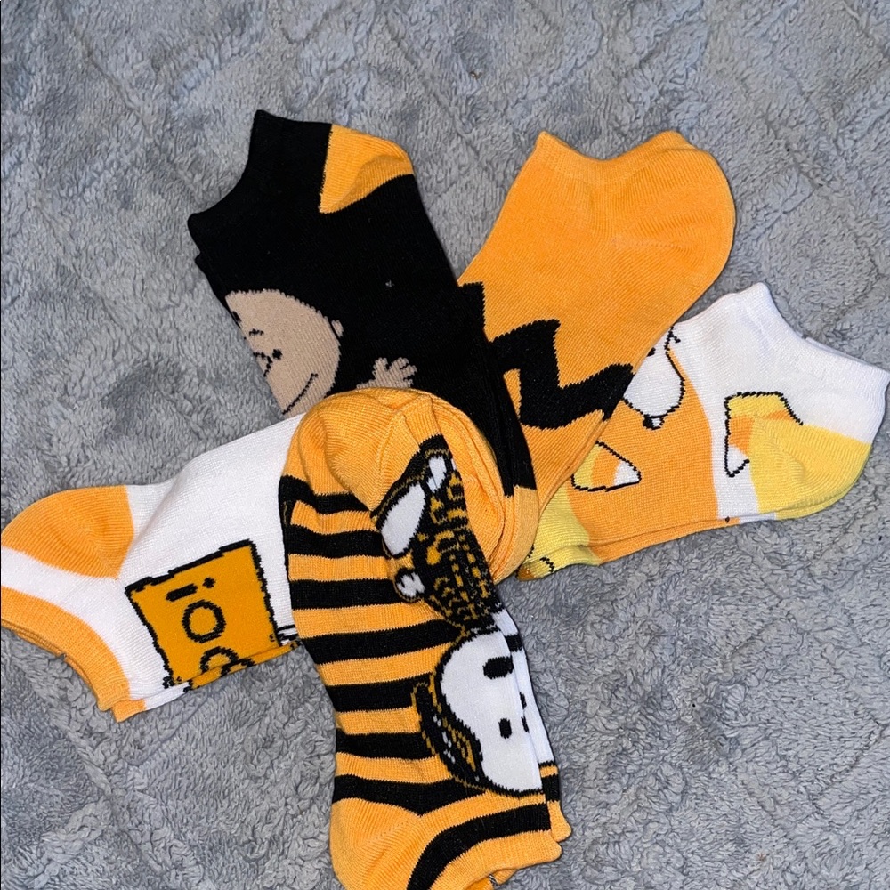 Peanuts Black and Orange Ankle Socks Set